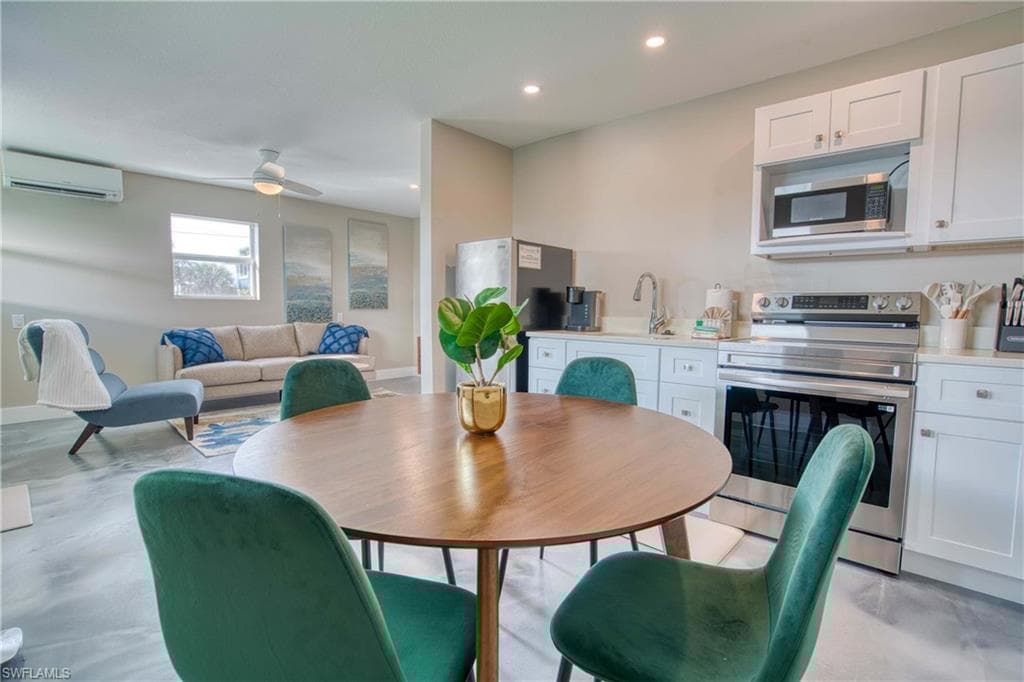 126 Mango St, Fort Myers Beach, FL 33931-15