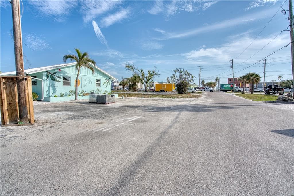 126 Mango St, Fort Myers Beach, FL 33931-18