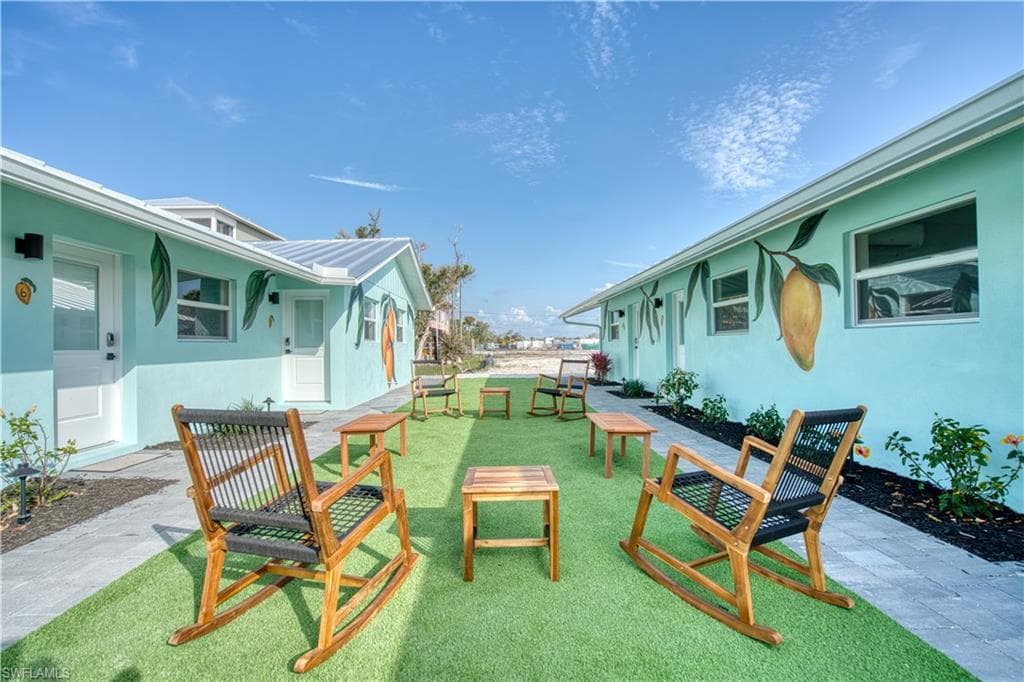 126 Mango St, Fort Myers Beach, FL 33931-1