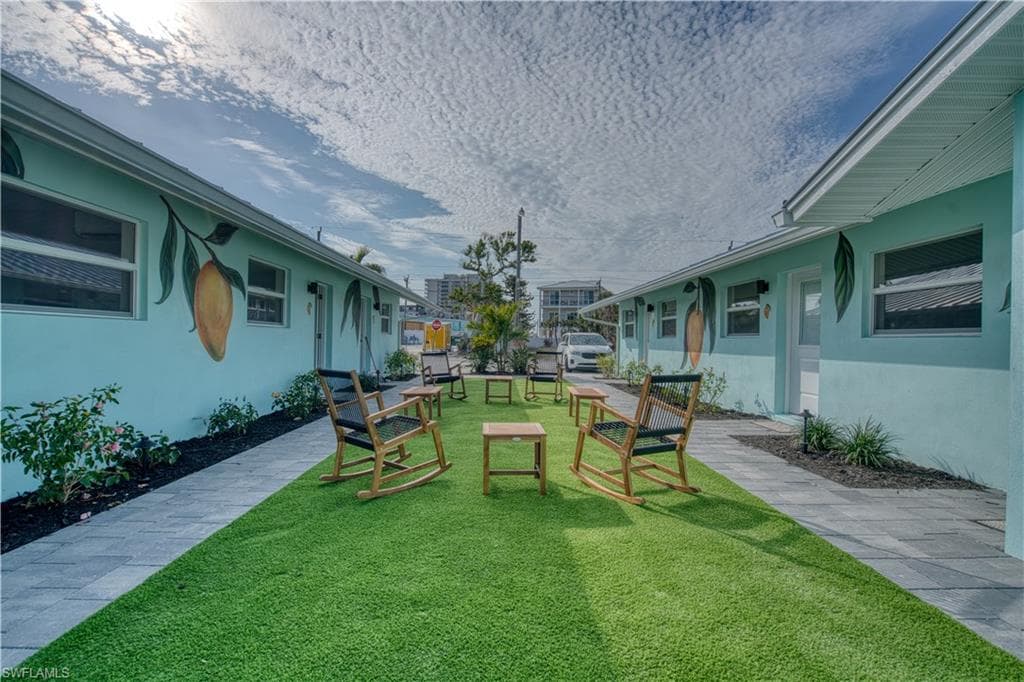126 Mango St, Fort Myers Beach, FL 33931-4