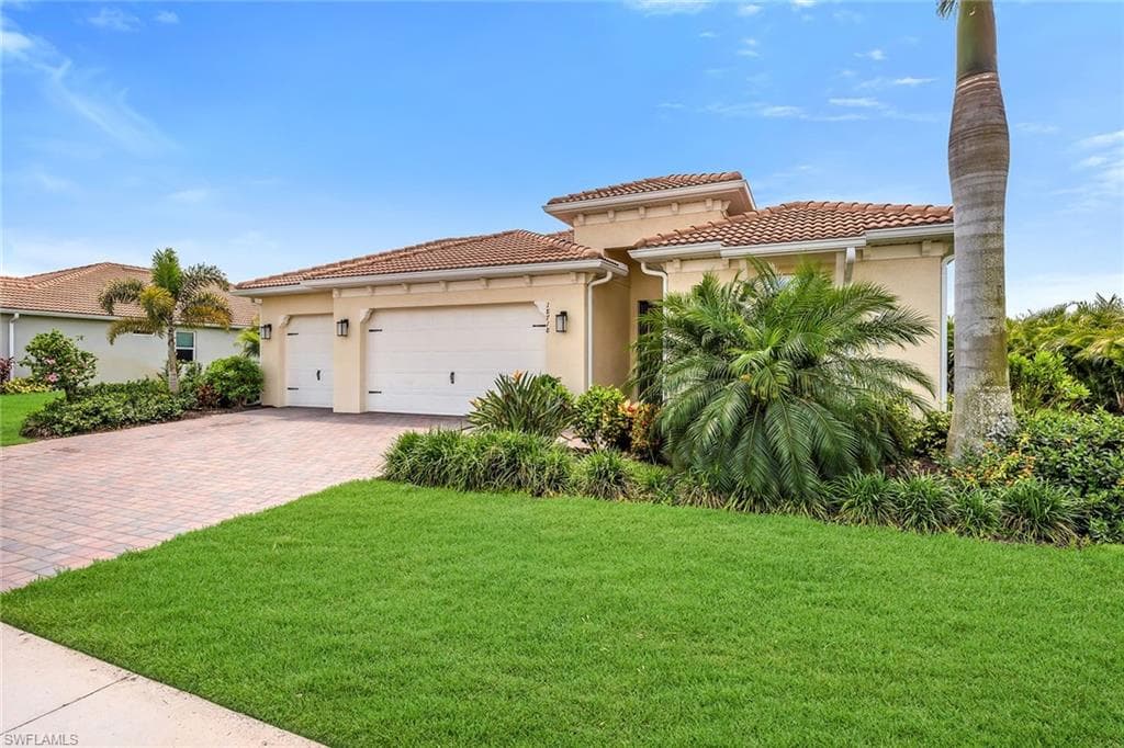 18718 Lake Hammock Dr, Naples, FL 34112-40