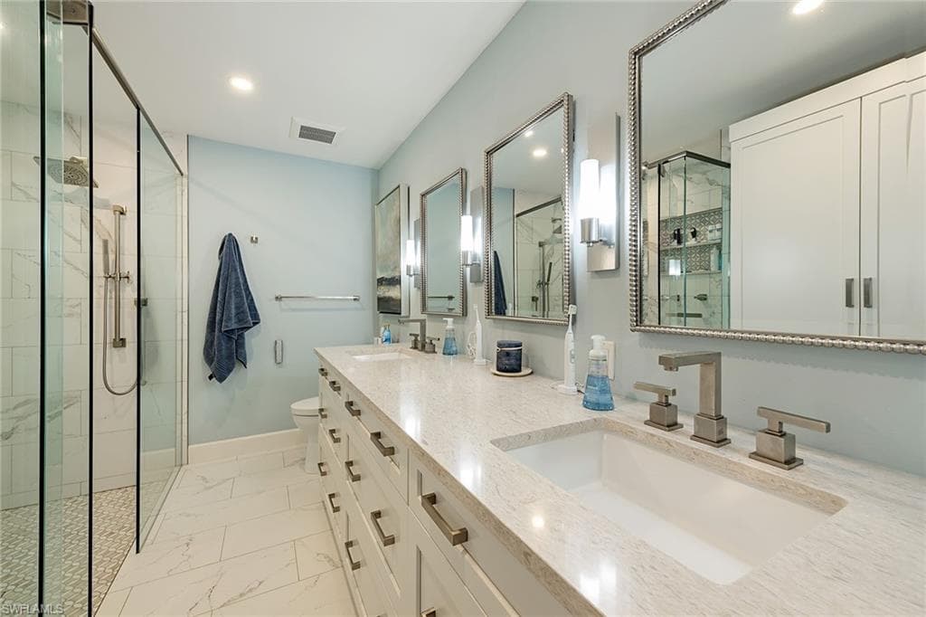 805 Pine Village Ln, Naples, FL 34108-8