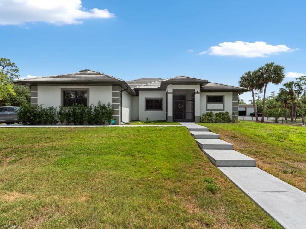 2538 4th Ave NE, Naples, FL 34120-2