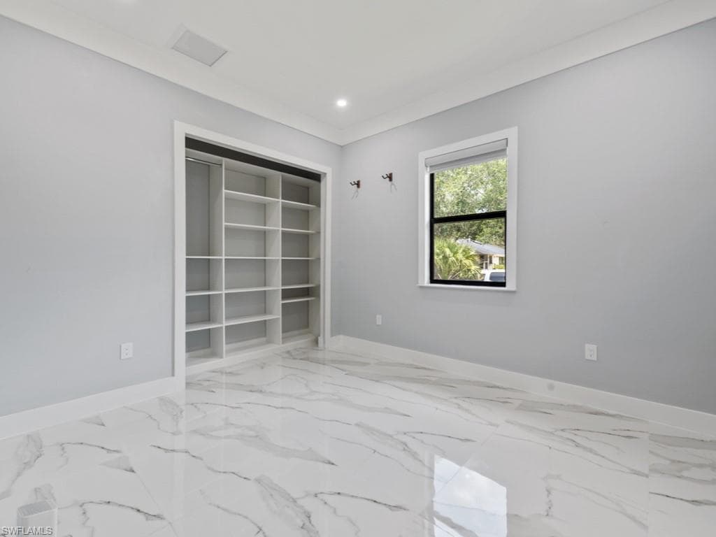 2538 4th Ave NE, Naples, FL 34120-8