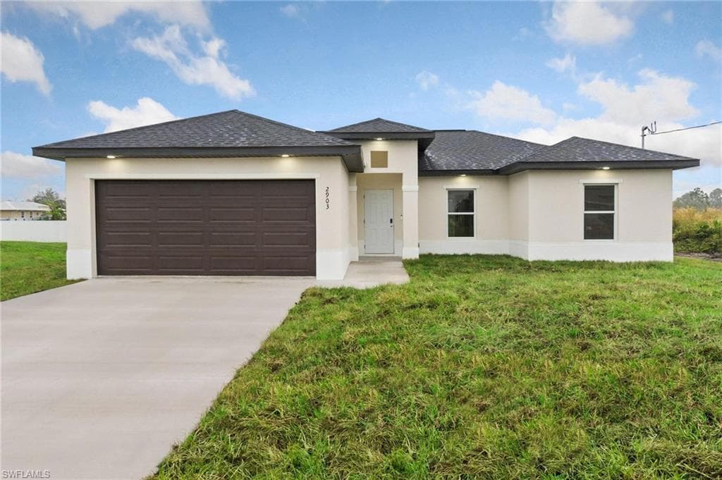 2903 Donald Ave S, Lehigh Acres, FL 33976-1