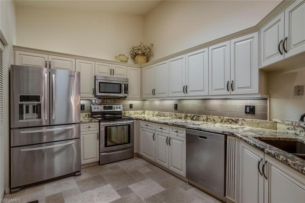 13001 Imperial Park Pl, Naples, FL 34110-4