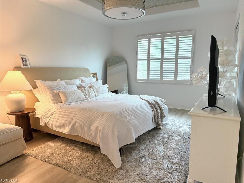 1252 Rialto Way 202, Naples, FL 34114-19