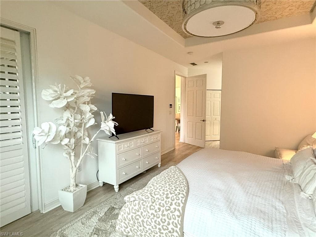 1252 Rialto Way 202, Naples, FL 34114-20