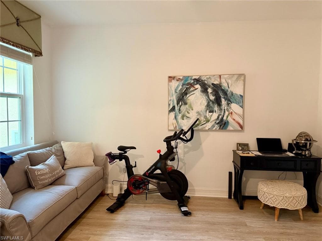 1252 Rialto Way 202, Naples, FL 34114-24