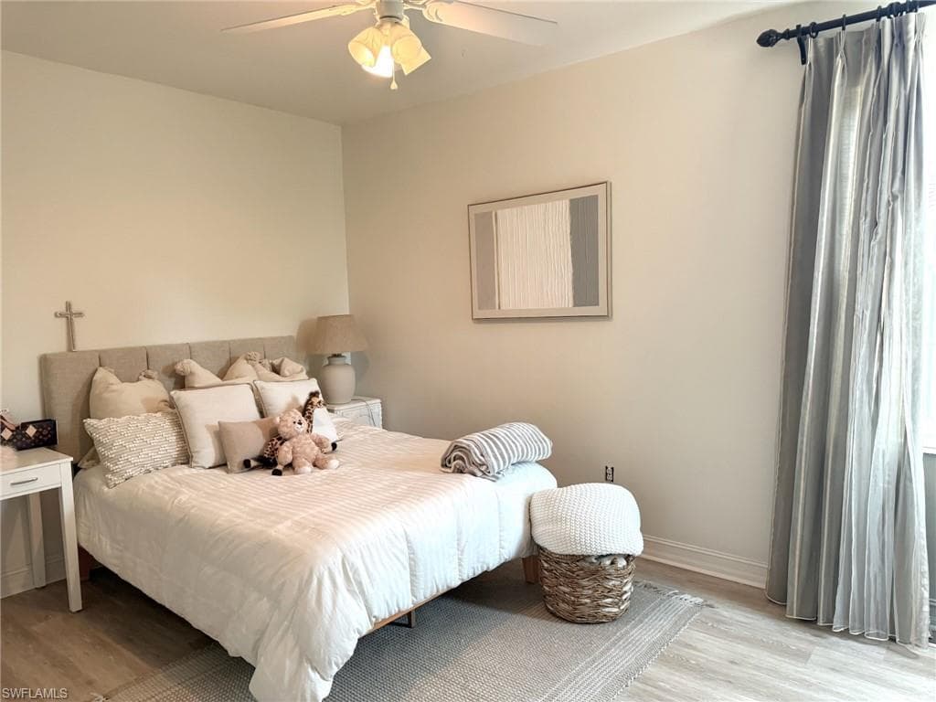 1252 Rialto Way 202, Naples, FL 34114-25