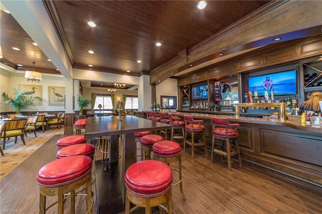 1252 Rialto Way 202, Naples, FL 34114-33