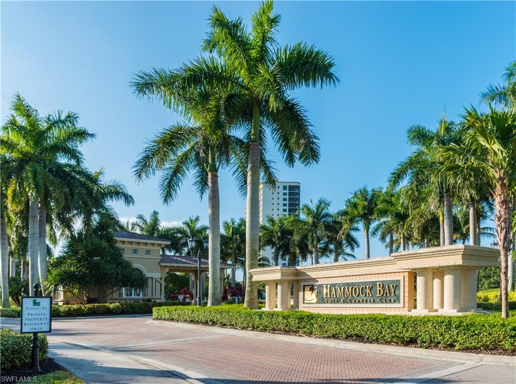 1252 Rialto Way 202, Naples, FL 34114-41