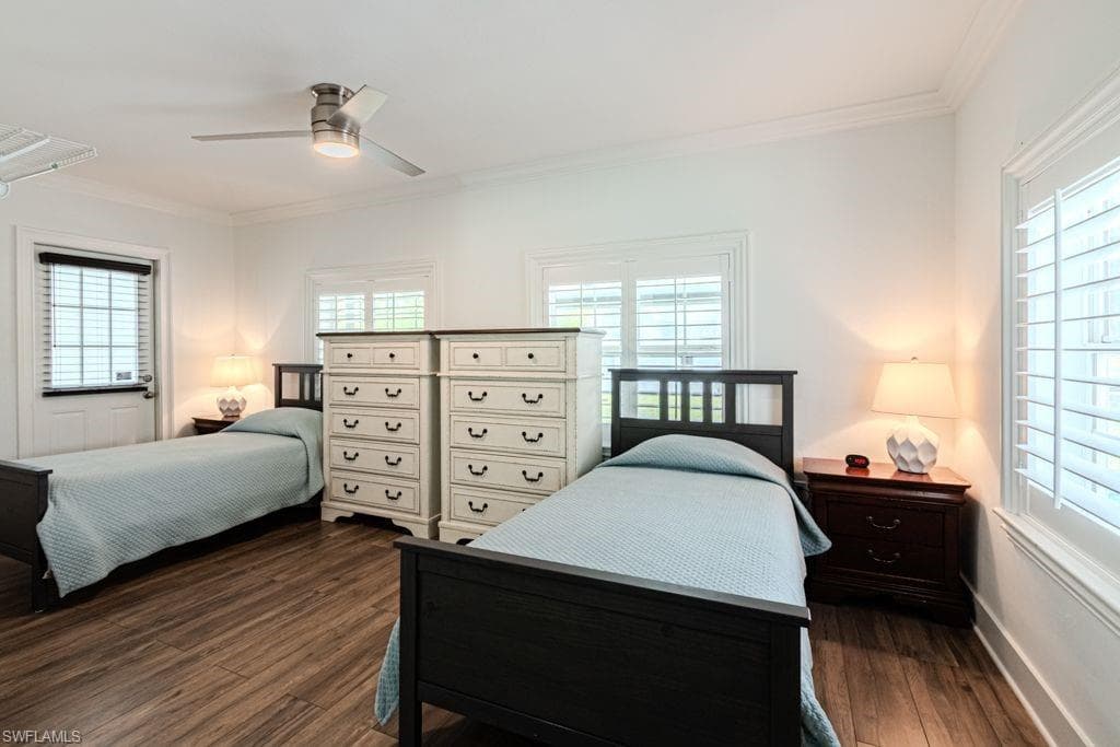 6195 Green Blvd, Naples, FL 34116-9