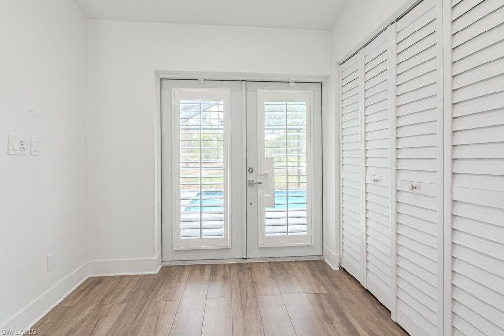 6195 Green Blvd, Naples, FL 34116-16