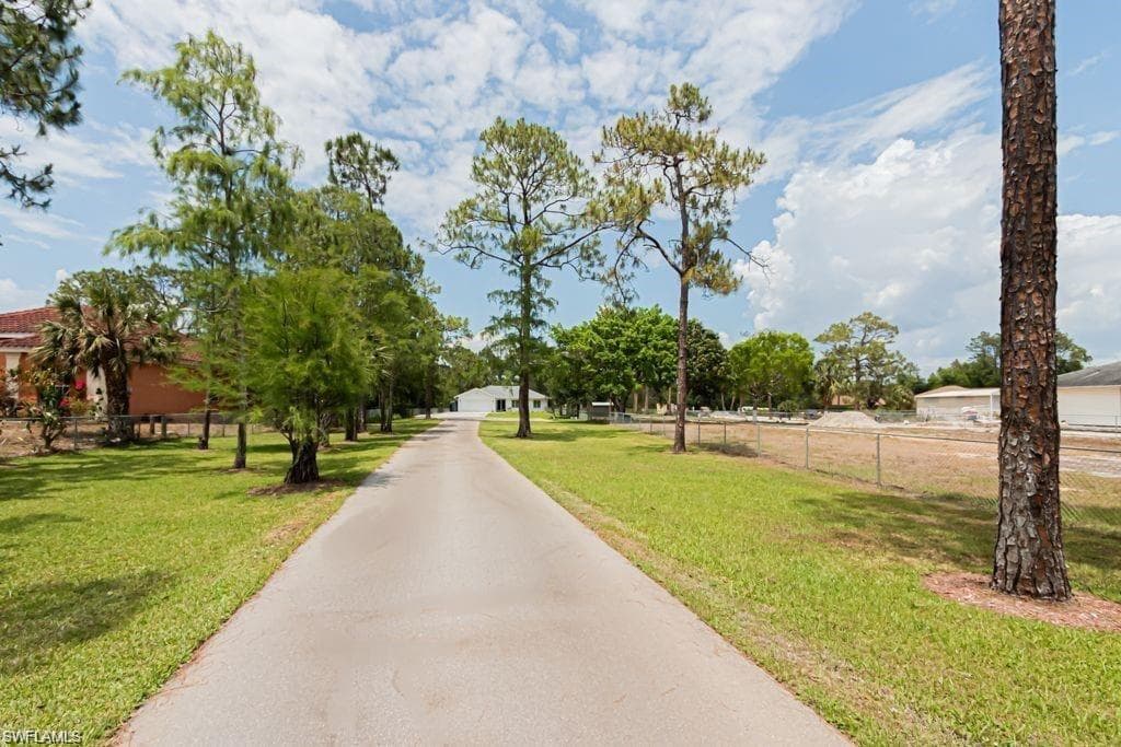 6195 Green Blvd, Naples, FL 34116-3