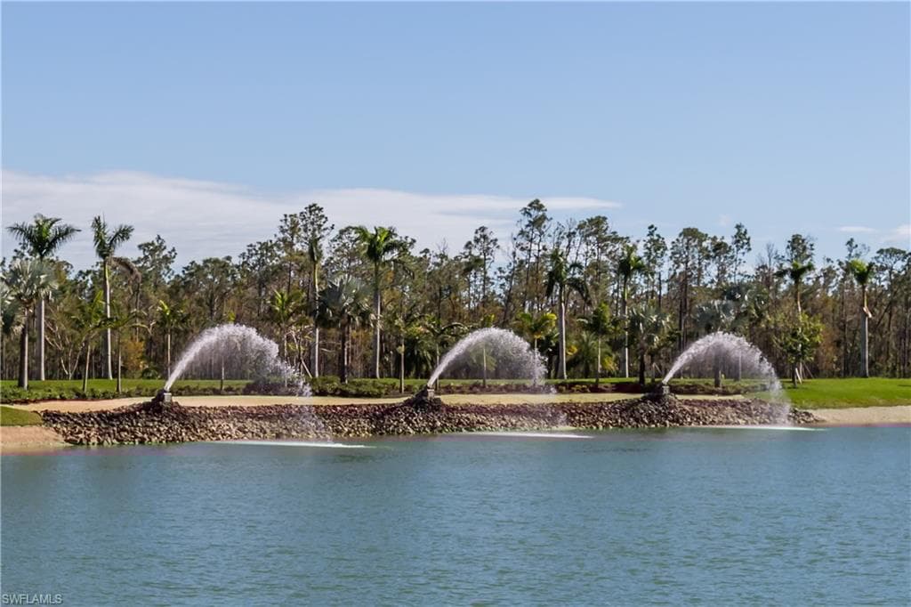 14567 Edgewater Cir, Naples, FL 34114-24
