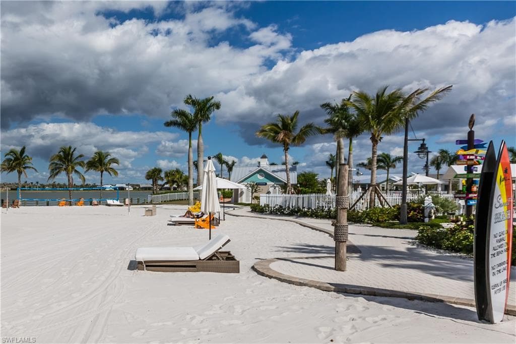 14567 Edgewater Cir, Naples, FL 34114-25