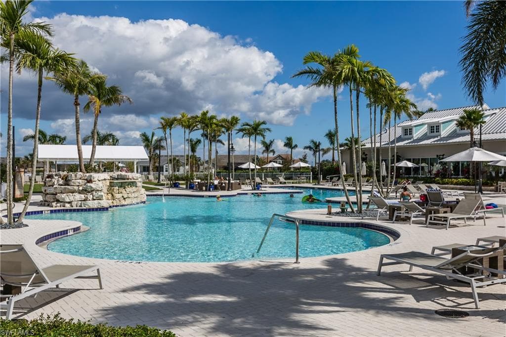 14567 Edgewater Cir, Naples, FL 34114-31