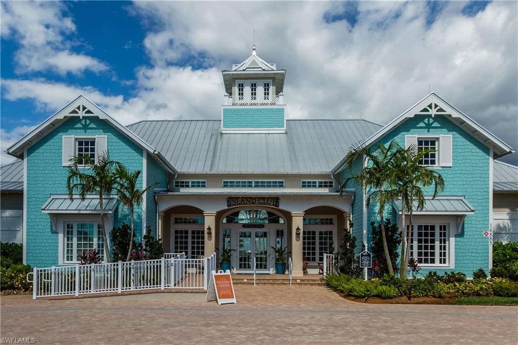 14567 Edgewater Cir, Naples, FL 34114-37