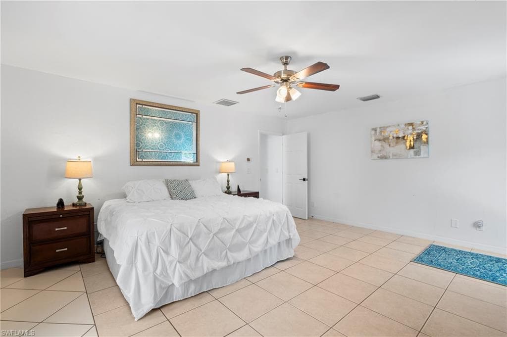 641 22nd Ave NW, Naples, FL 34120-10