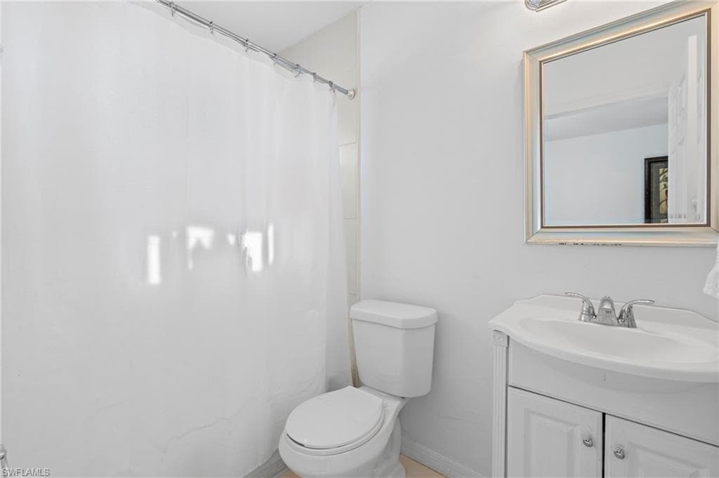 641 22nd Ave NW, Naples, FL 34120-15