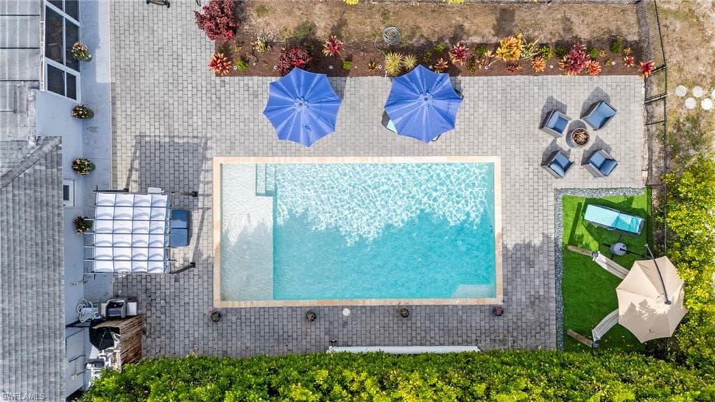641 22nd Ave NW, Naples, FL 34120-18
