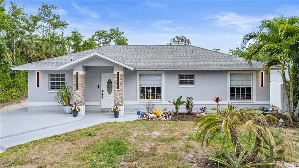 641 22nd Ave NW, Naples, FL 34120-1