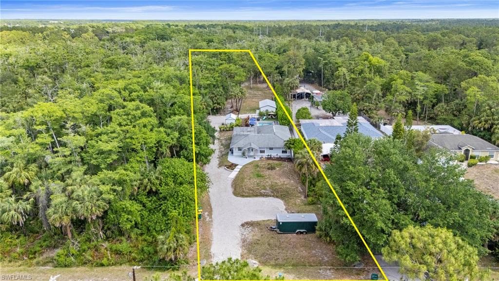 641 22nd Ave NW, Naples, FL 34120-22