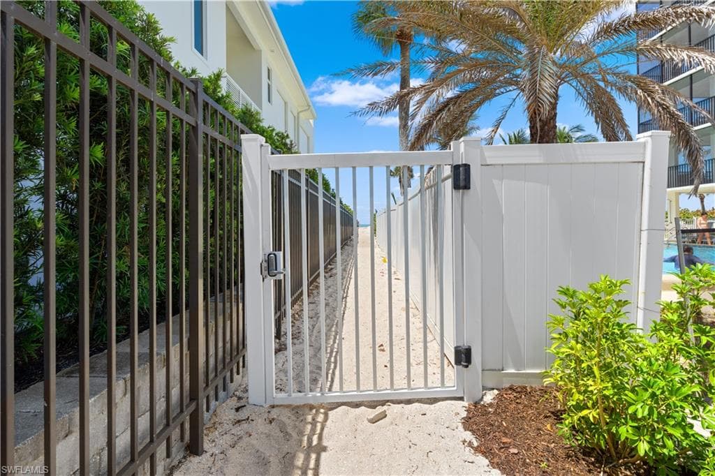 10420 Gulf Shore Dr 132, Naples, FL 34108-12