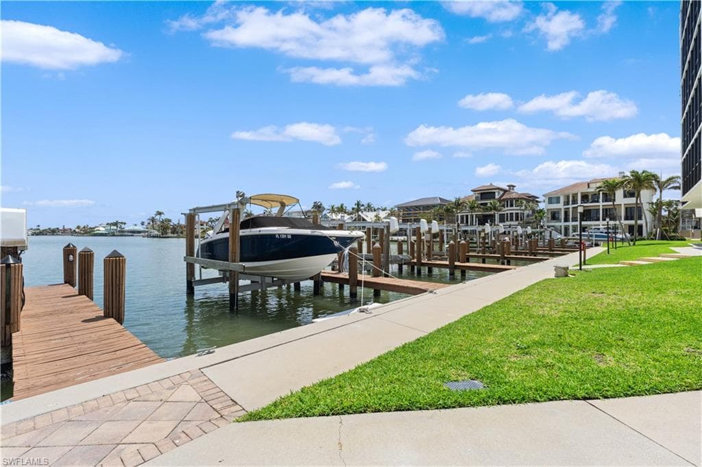 10420 Gulf Shore Dr 132, Naples, FL 34108-16