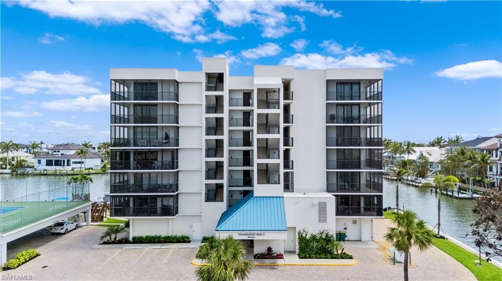 10420 Gulf Shore Dr 132, Naples, FL 34108-3