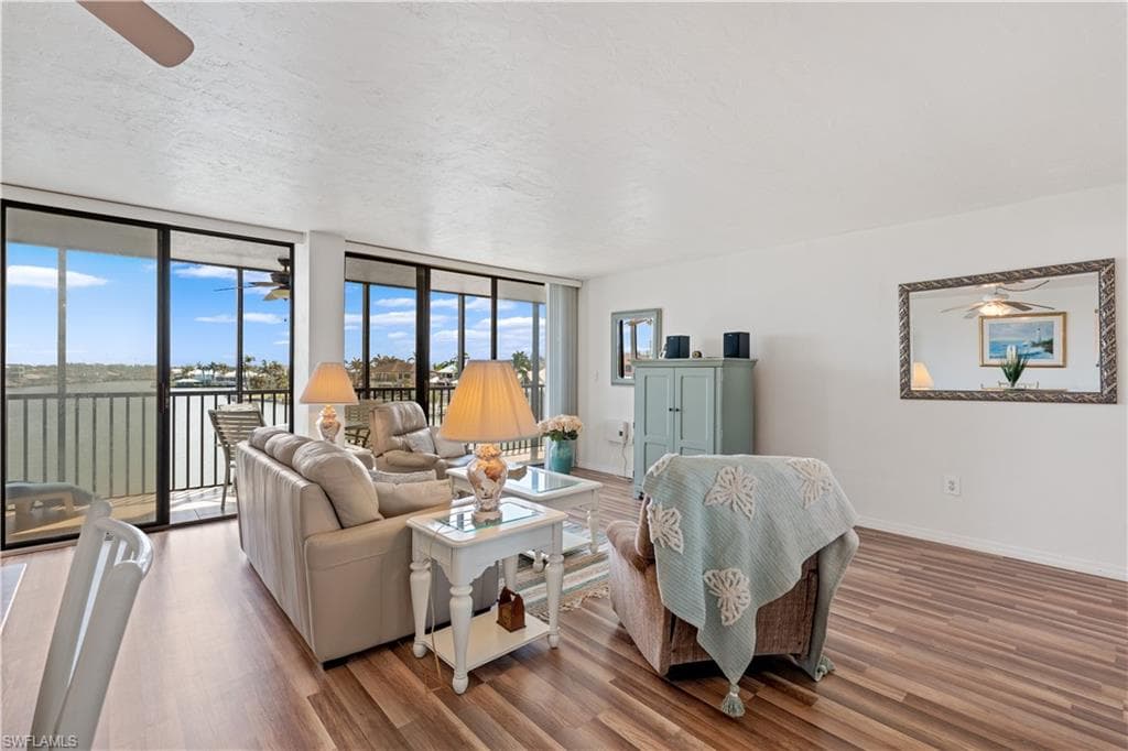 10420 Gulf Shore Dr 132, Naples, FL 34108-6