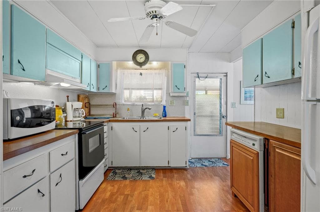 65 San Remo Cir, Naples, FL 34112-14