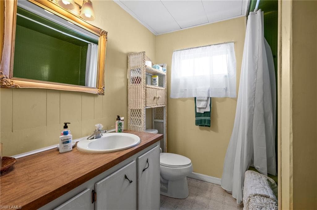 65 San Remo Cir, Naples, FL 34112-18