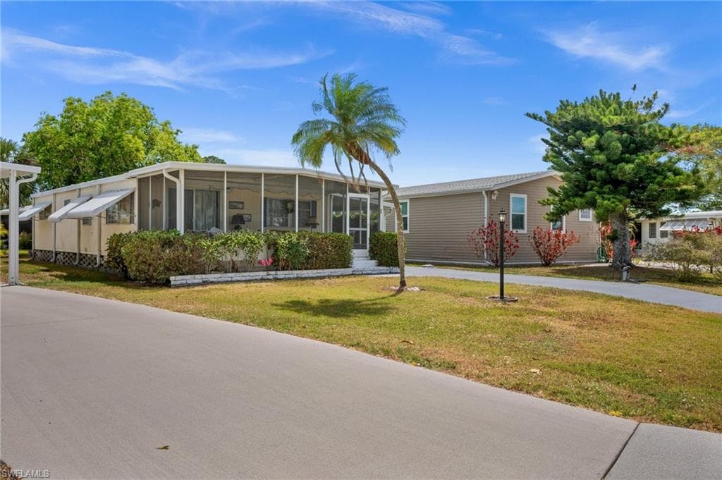 65 San Remo Cir, Naples, FL 34112-25