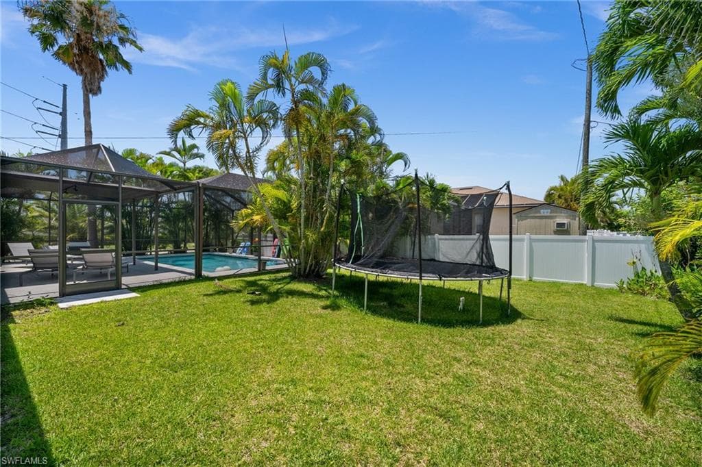 2017 Cape Coral Pkwy W, Cape Coral, FL 33914-9