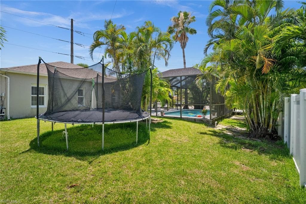 2017 Cape Coral Pkwy W, Cape Coral, FL 33914-10