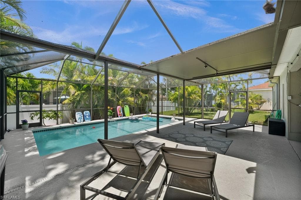 2017 Cape Coral Pkwy W, Cape Coral, FL 33914-15