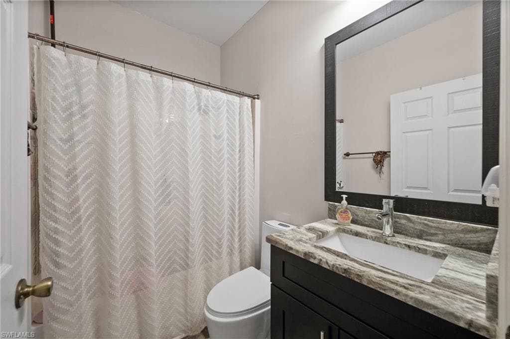 2017 Cape Coral Pkwy W, Cape Coral, FL 33914-25