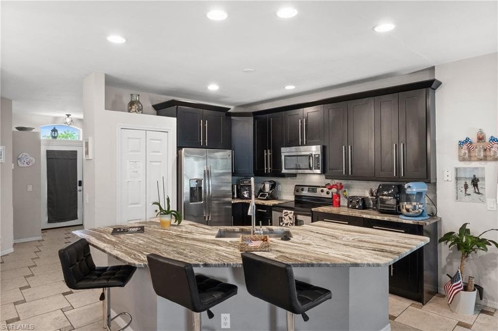 2017 Cape Coral Pkwy W, Cape Coral, FL 33914-33