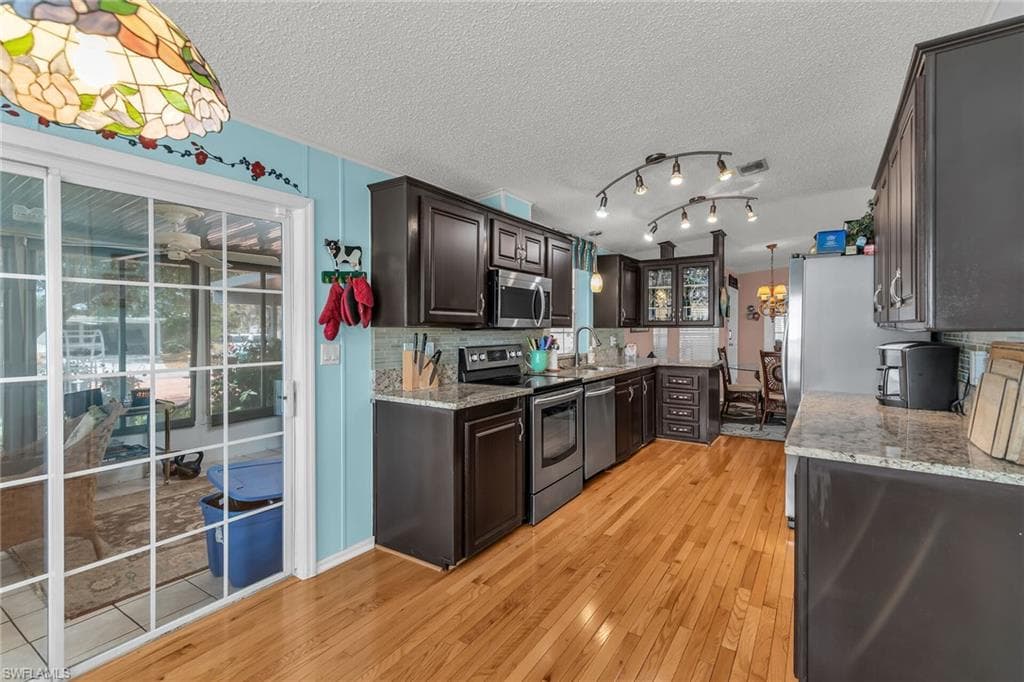 300 Riverwood Rd, Naples, FL 34114-13