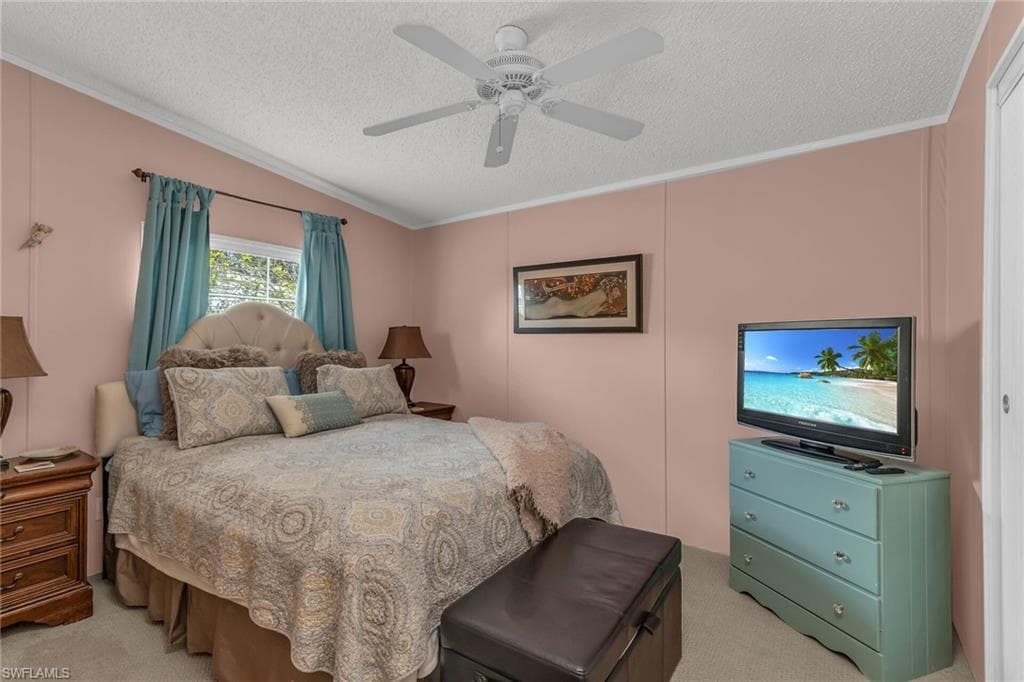 300 Riverwood Rd, Naples, FL 34114-18