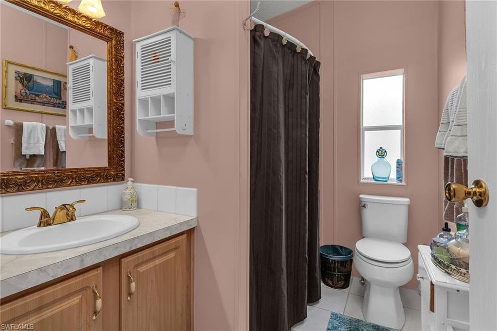 300 Riverwood Rd, Naples, FL 34114-19