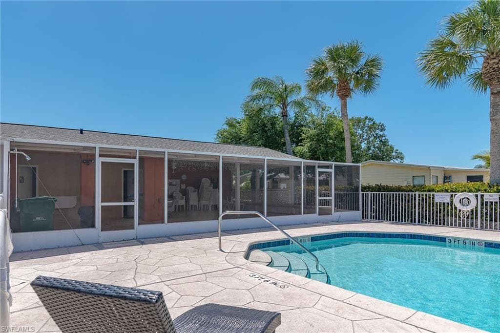 300 Riverwood Rd, Naples, FL 34114-31