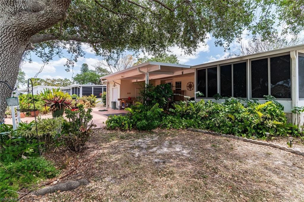 300 Riverwood Rd, Naples, FL 34114-5