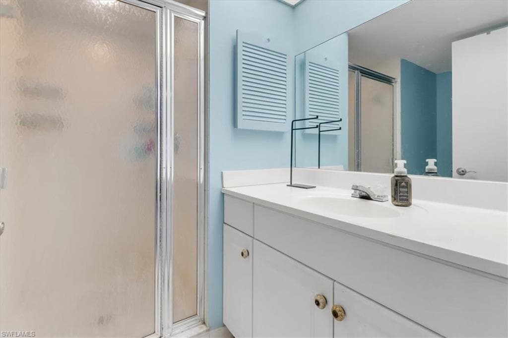 823 Meadowland Dr B, Naples, FL 34108-18