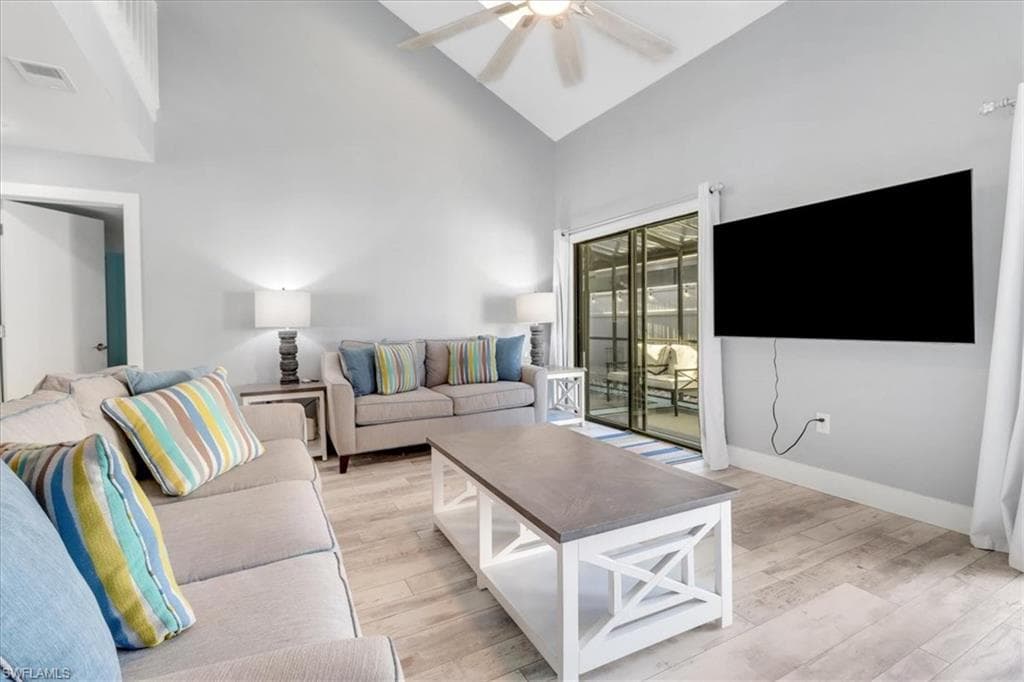 823 Meadowland Dr B, Naples, FL 34108-7