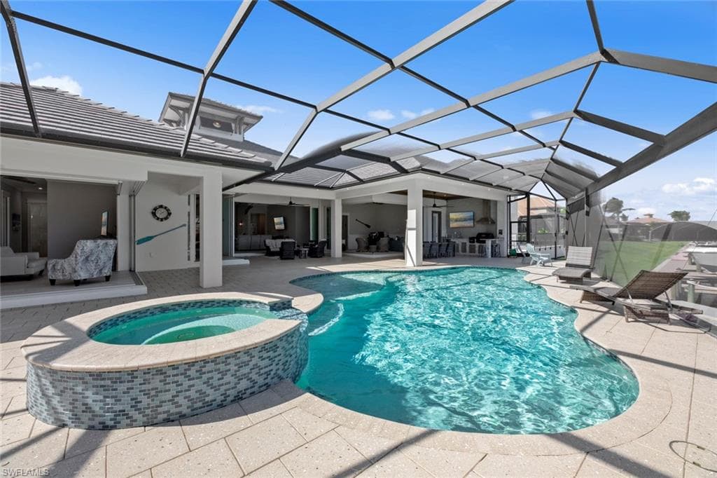 921 Cape Estates Cir, Cape Coral, FL 33993-33