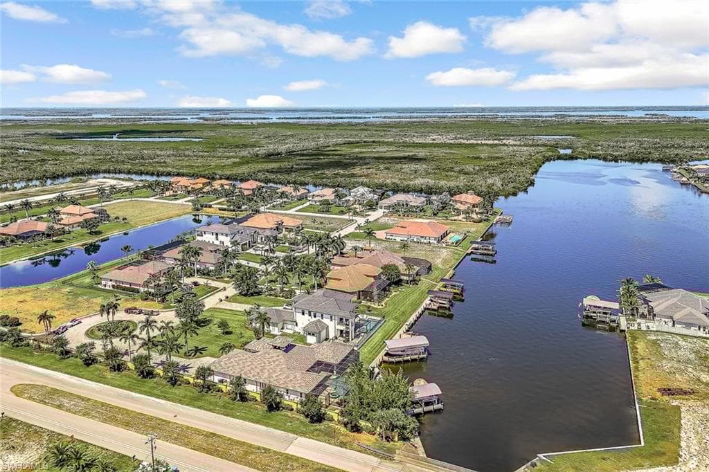 921 Cape Estates Cir, Cape Coral, FL 33993-42