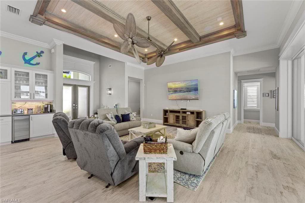 921 Cape Estates Cir, Cape Coral, FL 33993-5